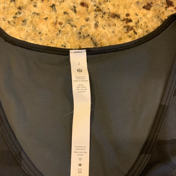 Lululemon top - Picture 3 of 4